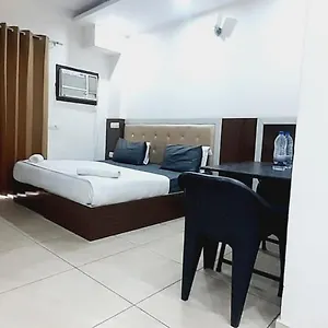 *** Hotel Singh Residency Medanta India