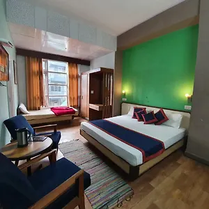  Hotel Diplomat India
